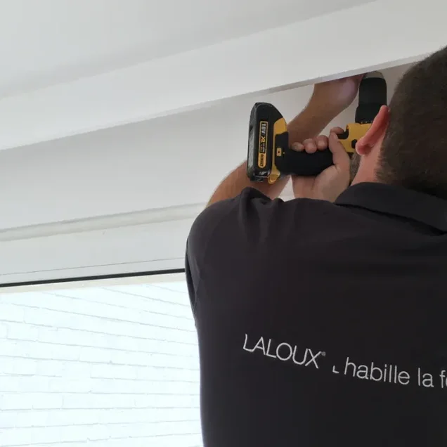Llaoux Stores employé