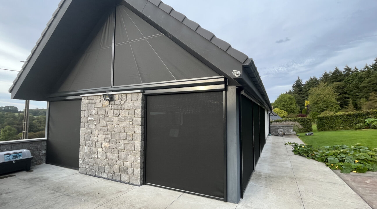 maison-unifamiliale-stores-screen