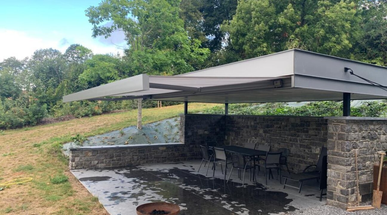pool-house