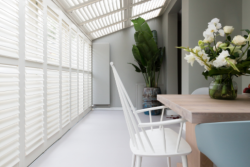 Shutters blanc droits toitures